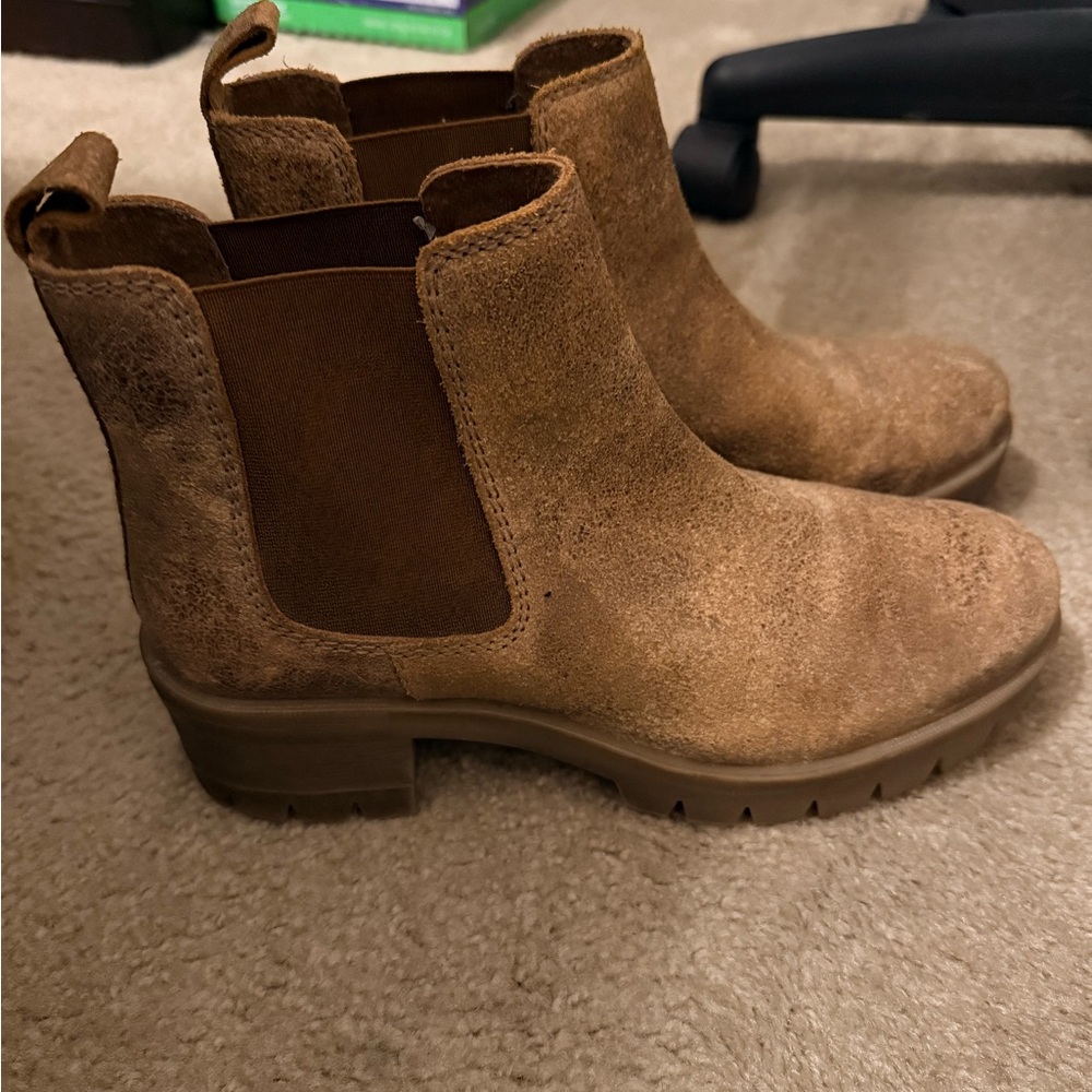 Stylish Tan Ankle Booties